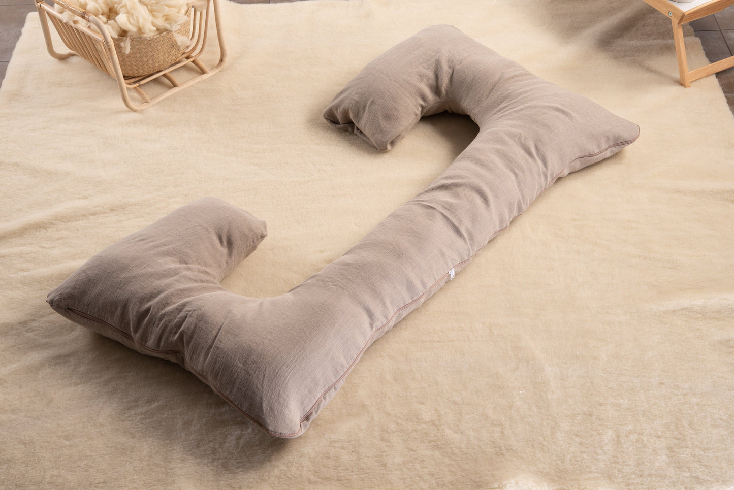 The woolland Organic Linnen Pregnancy Pillow, C Shaped