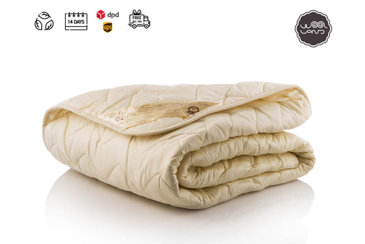 Cotton sateen and pure merino wool quilt blanket